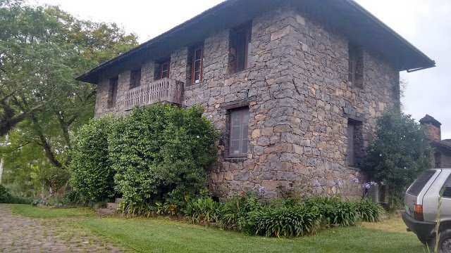 9 motivos para visitar Bento Gonçalves casa de pedra